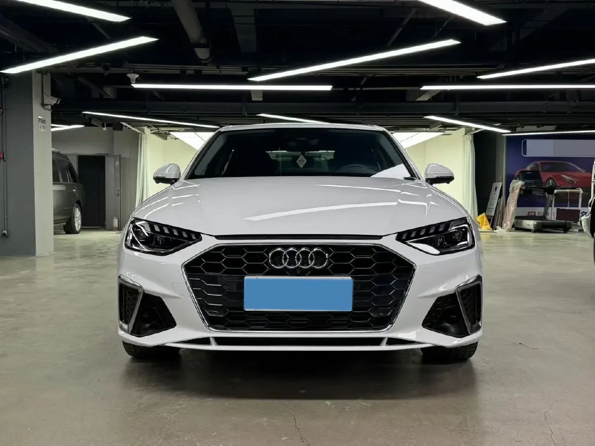 2023 Audi A4L 2.0T 190HP L4 7DCT,autocango,china used car exporter,china ev exporter,chinese used car exporter,chinese used ev exporter