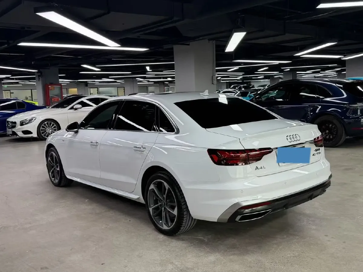 2023 Audi A4L 2.0T 190HP L4 7DCT,autocango,china used car exporter,china ev exporter,chinese used car exporter,chinese used ev exporter