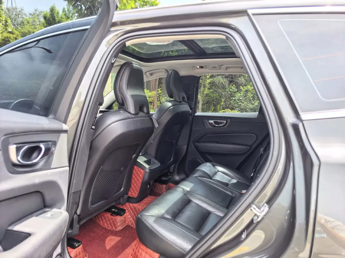 2019 Volvo XC60 2.0T 254HP L4 8AT,autocango,china used car exporter,china ev exporter,chinese used car exporter,chinese used ev exporter