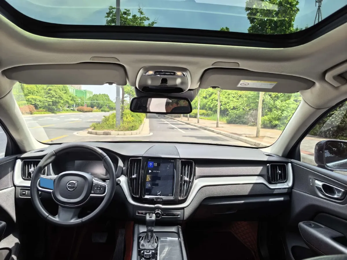 2019 Volvo XC60 2.0T 254HP L4 8AT,autocango,china used car exporter,china ev exporter,chinese used car exporter,chinese used ev exporter