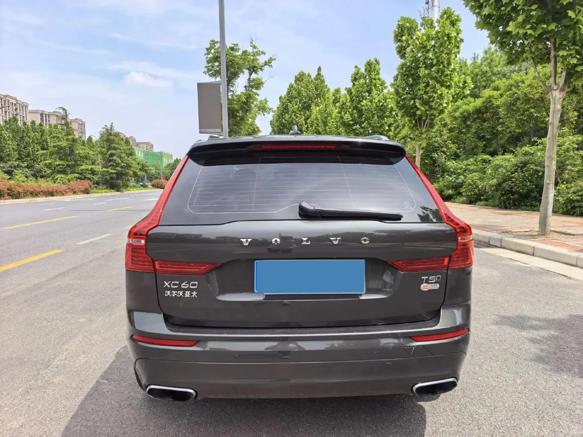 2019 Volvo XC60 2.0T 254HP L4 8AT,autocango,china used car exporter,china ev exporter,chinese used car exporter,chinese used ev exporter