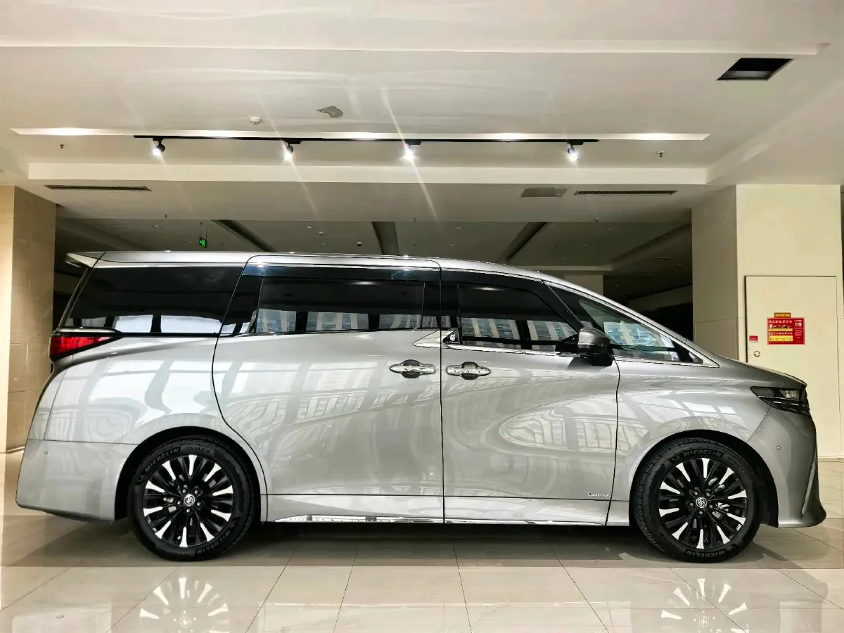 2024 Toyota Alphard 2.5L 190HP L4 E-CVT Hybrid,autocango,china used car exporter,china ev exporter,chinese used car exporter,chinese used ev exporter