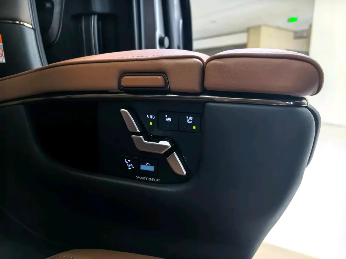 2024 Toyota Alphard 2.5L 190HP L4 E-CVT Hybrid,autocango,china used car exporter,china ev exporter,chinese used car exporter,chinese used ev exporter