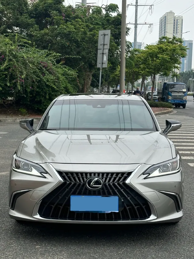 2022 Lexus ES 2.0L 173HP L4 CVT,autocango,china used car exporter,china ev exporter,chinese used car exporter,chinese used ev exporter