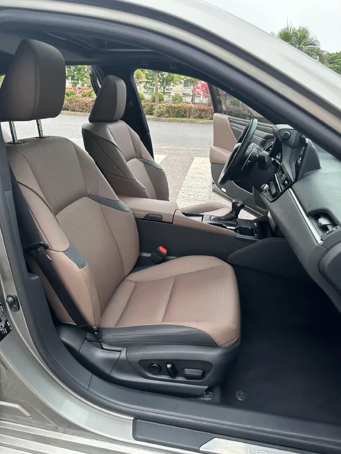 2022 Lexus ES 2.0L 173HP L4 CVT,autocango,china used car exporter,china ev exporter,chinese used car exporter,chinese used ev exporter