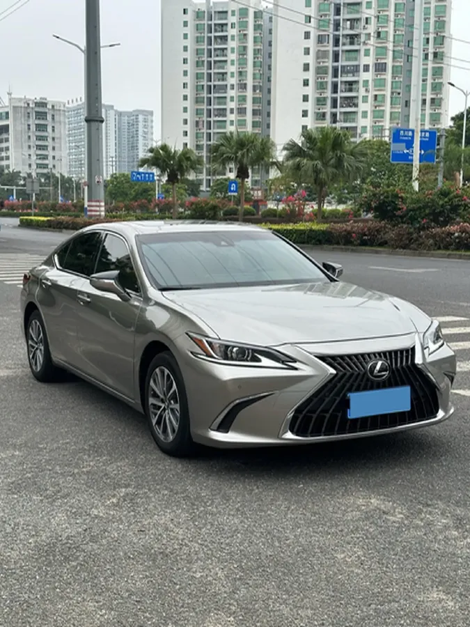 2022 Lexus ES 2.0L 173HP L4 CVT,autocango,china used car exporter,china ev exporter,chinese used car exporter,chinese used ev exporter