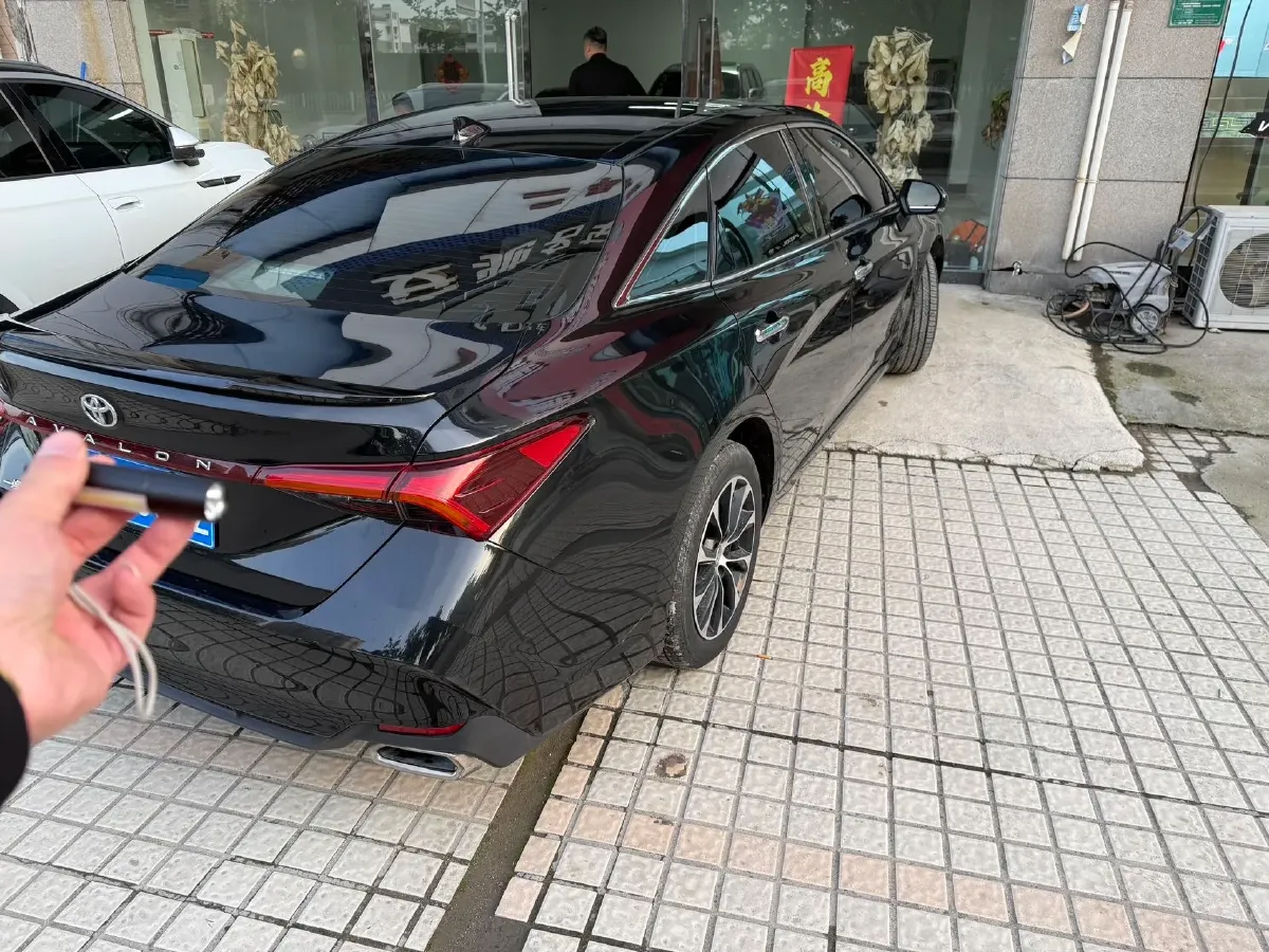 2022 Toyota Avalon 2.5L 209HP L4 8AT,autocango,china used car exporter,china ev exporter,chinese used car exporter,chinese used ev exporter