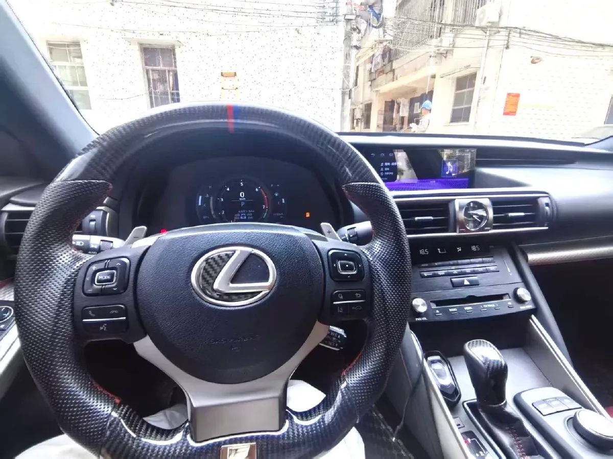 2017 Lexus IS 2.0T 245HP L4 8AT,autocango,china used car exporter,china ev exporter,chinese used car exporter,chinese used ev exporter