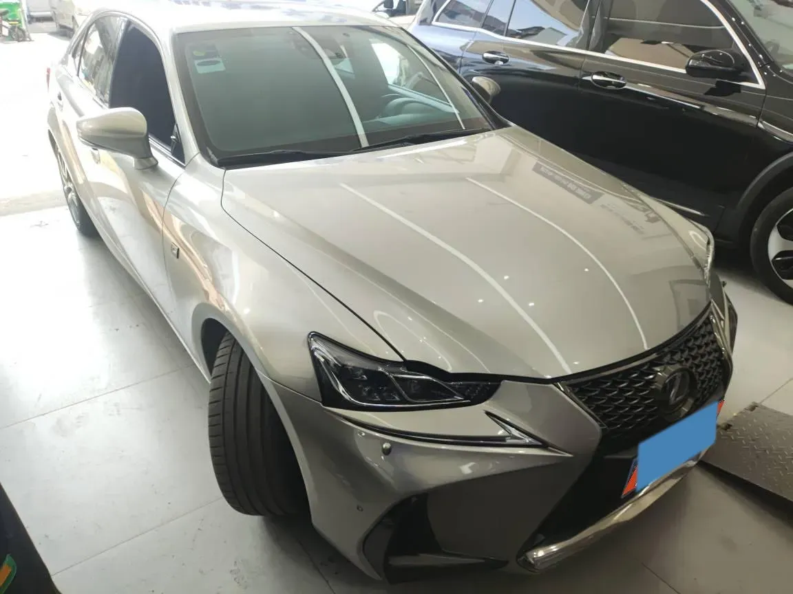 2017 Lexus IS 2.0T 245HP L4 8AT,autocango,china used car exporter,china ev exporter,chinese used car exporter,chinese used ev exporter