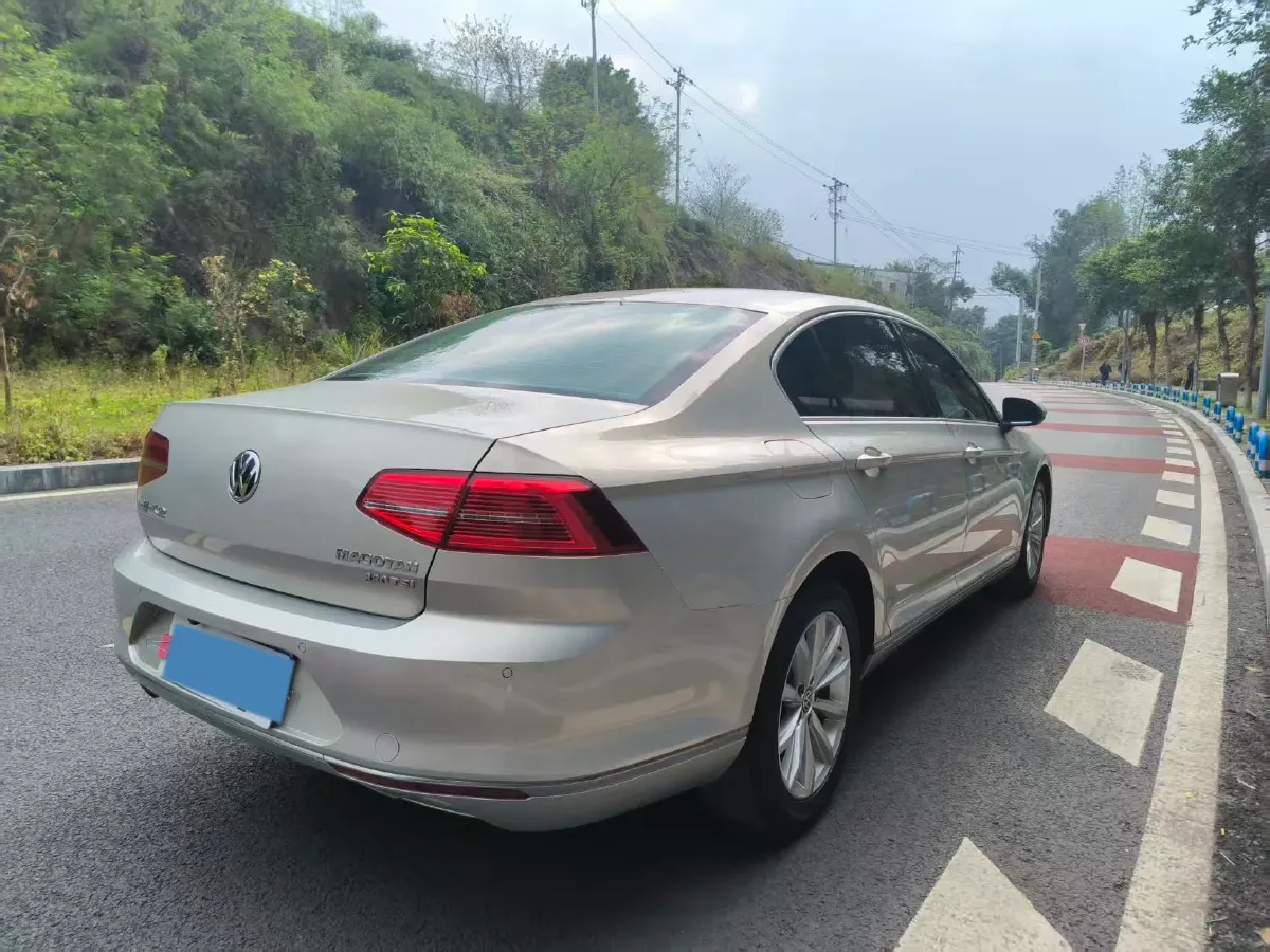 2018 Volkswagen Magotan 1.8T 180HP L4 7DCT,autocango,china used car exporter,china ev exporter,chinese used car exporter,chinese used ev exporter