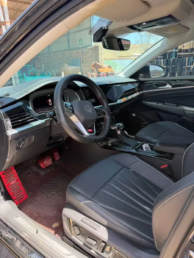 2024 Volkswagen Passat 2.0T 220HP L4 7DCT,autocango,china used car exporter,china ev exporter,chinese used car exporter,chinese used ev exporter