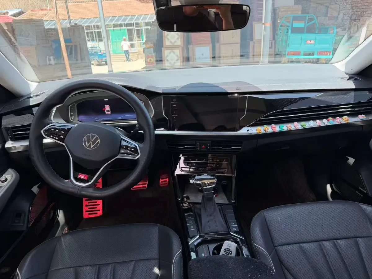 2024 Volkswagen Passat 2.0T 220HP L4 7DCT,autocango,china used car exporter,china ev exporter,chinese used car exporter,chinese used ev exporter