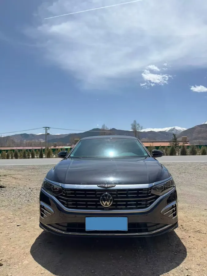 2024 Volkswagen Passat 2.0T 220HP L4 7DCT,autocango,china used car exporter,china ev exporter,chinese used car exporter,chinese used ev exporter