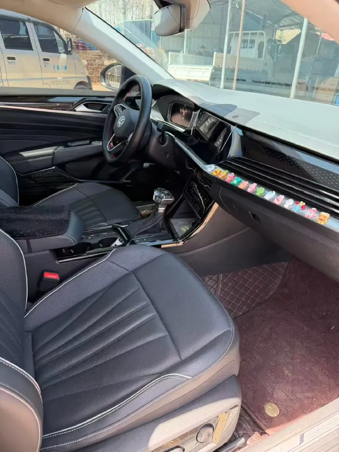 2024 Volkswagen Passat 2.0T 220HP L4 7DCT,autocango,china used car exporter,china ev exporter,chinese used car exporter,chinese used ev exporter