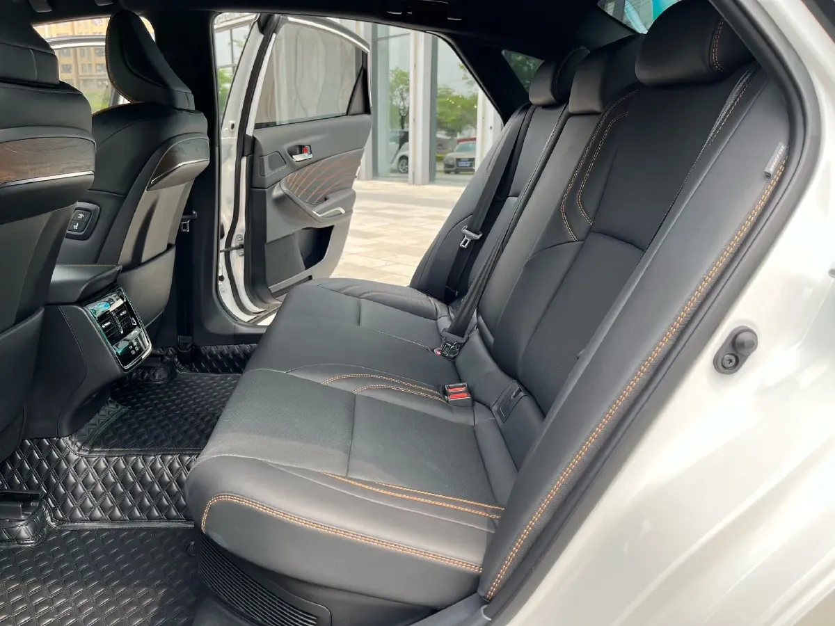 2024 Toyota Avalon 2.0L 152HP L4 E-CVT Hybrid,autocango,china used car exporter,china ev exporter,chinese used car exporter,chinese used ev exporter