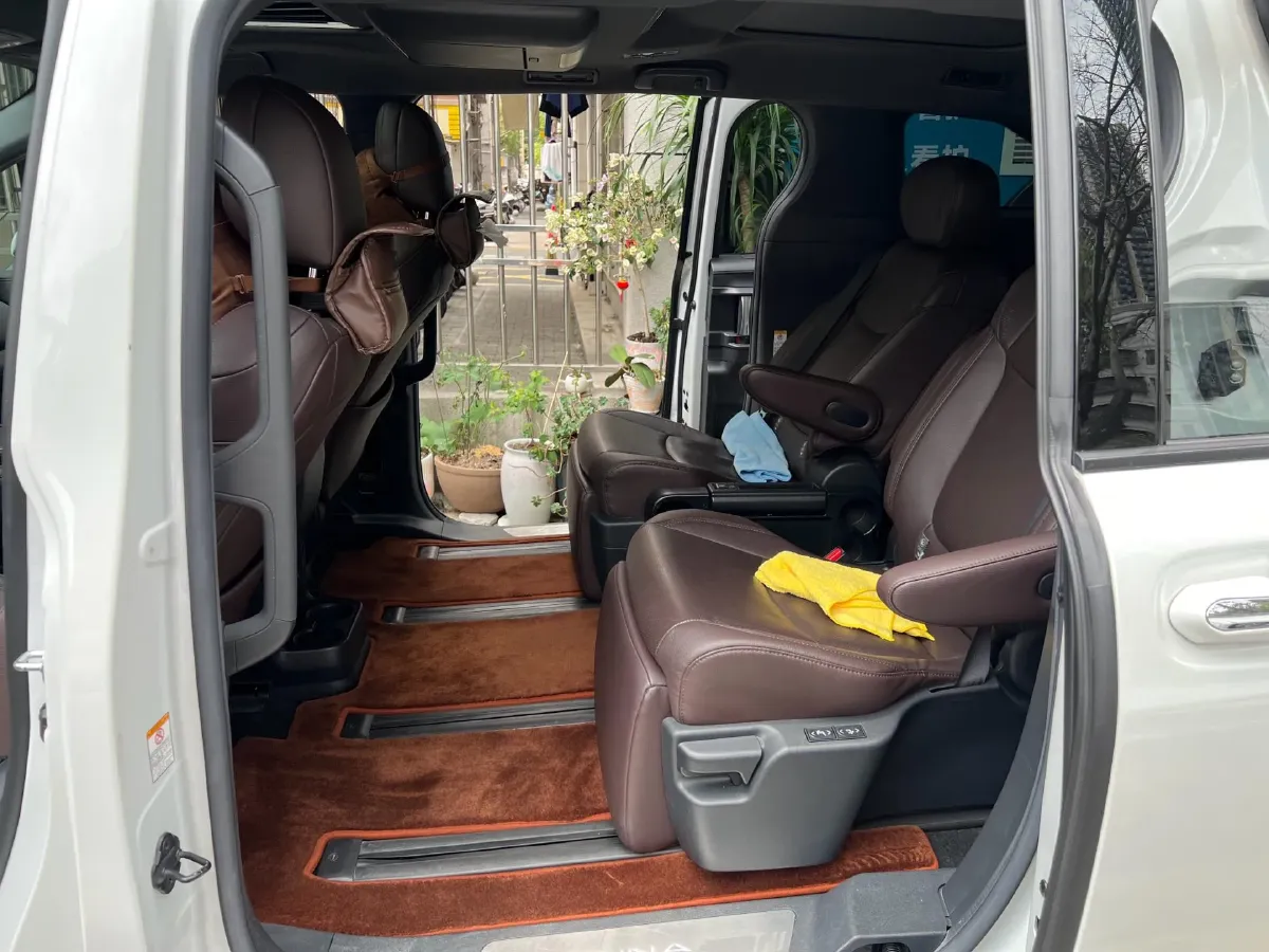 2023 Toyota Sienna 2.5L 189HP L4 E-CVT Hybrid,autocango,china used car exporter,china ev exporter,chinese used car exporter,chinese used ev exporter