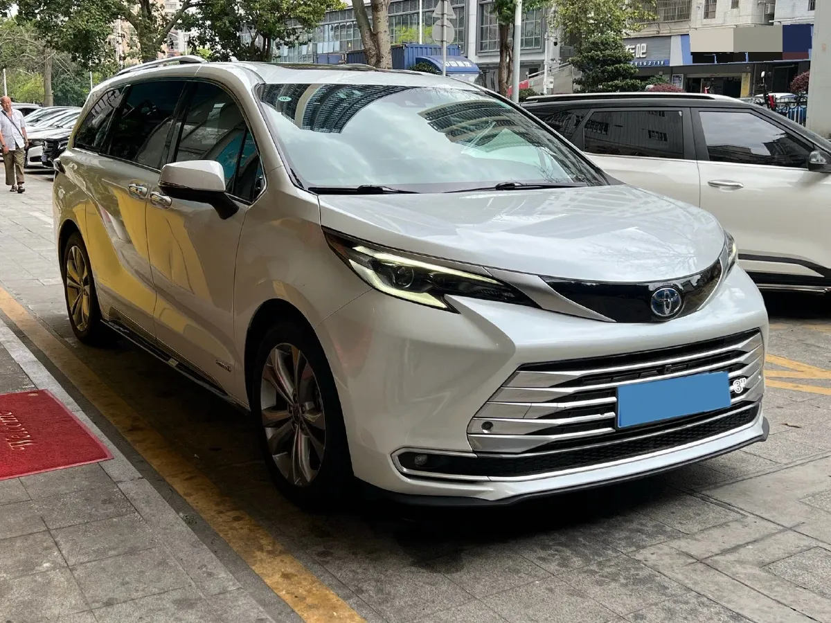 2023 Toyota Sienna 2.5L 189HP L4 E-CVT Hybrid,autocango,china used car exporter,china ev exporter,chinese used car exporter,chinese used ev exporter