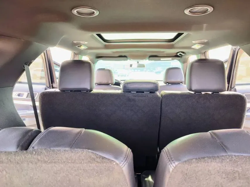 2017 Alfa Romeo Giulia 2.0T 280HP L4 8AT,autocango,china used car exporter,china ev exporter,chinese used car exporter,chinese used ev exporter