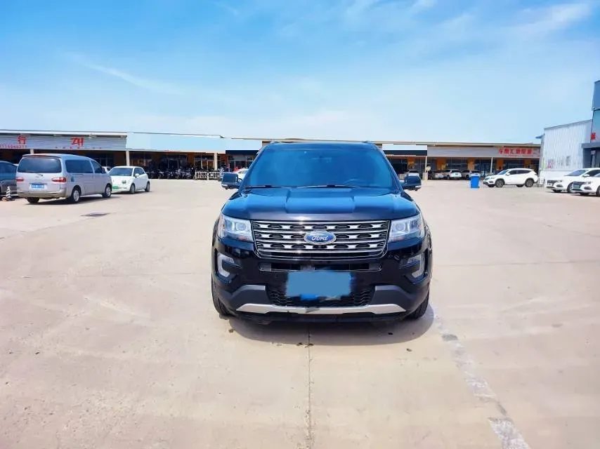 2017 Alfa Romeo Giulia 2.0T 280HP L4 8AT,autocango,china used car exporter,china ev exporter,chinese used car exporter,chinese used ev exporter