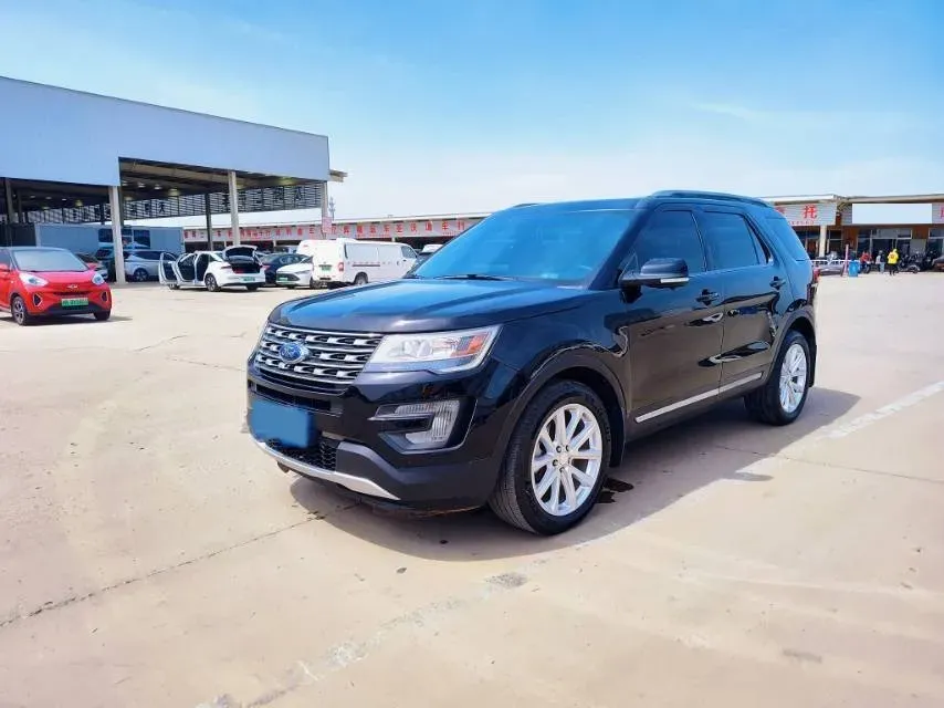 2017 Alfa Romeo Giulia 2.0T 280HP L4 8AT,autocango,china used car exporter,china ev exporter,chinese used car exporter,chinese used ev exporter