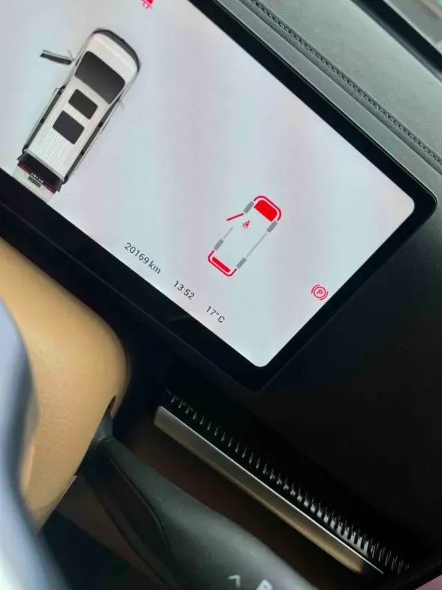 2025 Voyah Dream 1.5T 150HP L4 PHEV 41.7KWH,autocango,china used car exporter,china ev exporter,chinese used car exporter,chinese used ev exporter