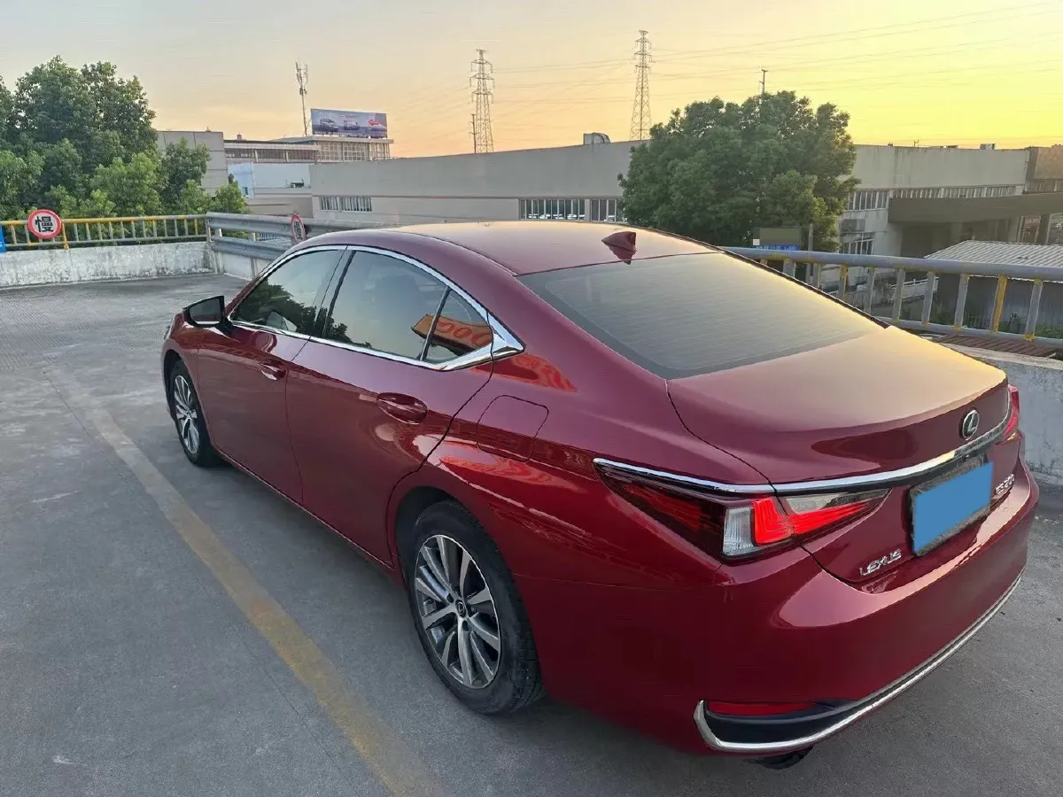 2018 Lexus ES 2.0L 173HP L4 CVT,autocango,china used car exporter,china ev exporter,chinese used car exporter,chinese used ev exporter