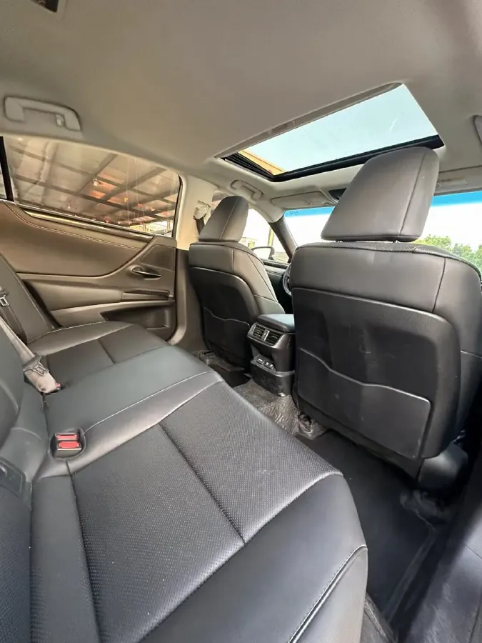 2018 Lexus ES 2.0L 173HP L4 CVT,autocango,china used car exporter,china ev exporter,chinese used car exporter,chinese used ev exporter