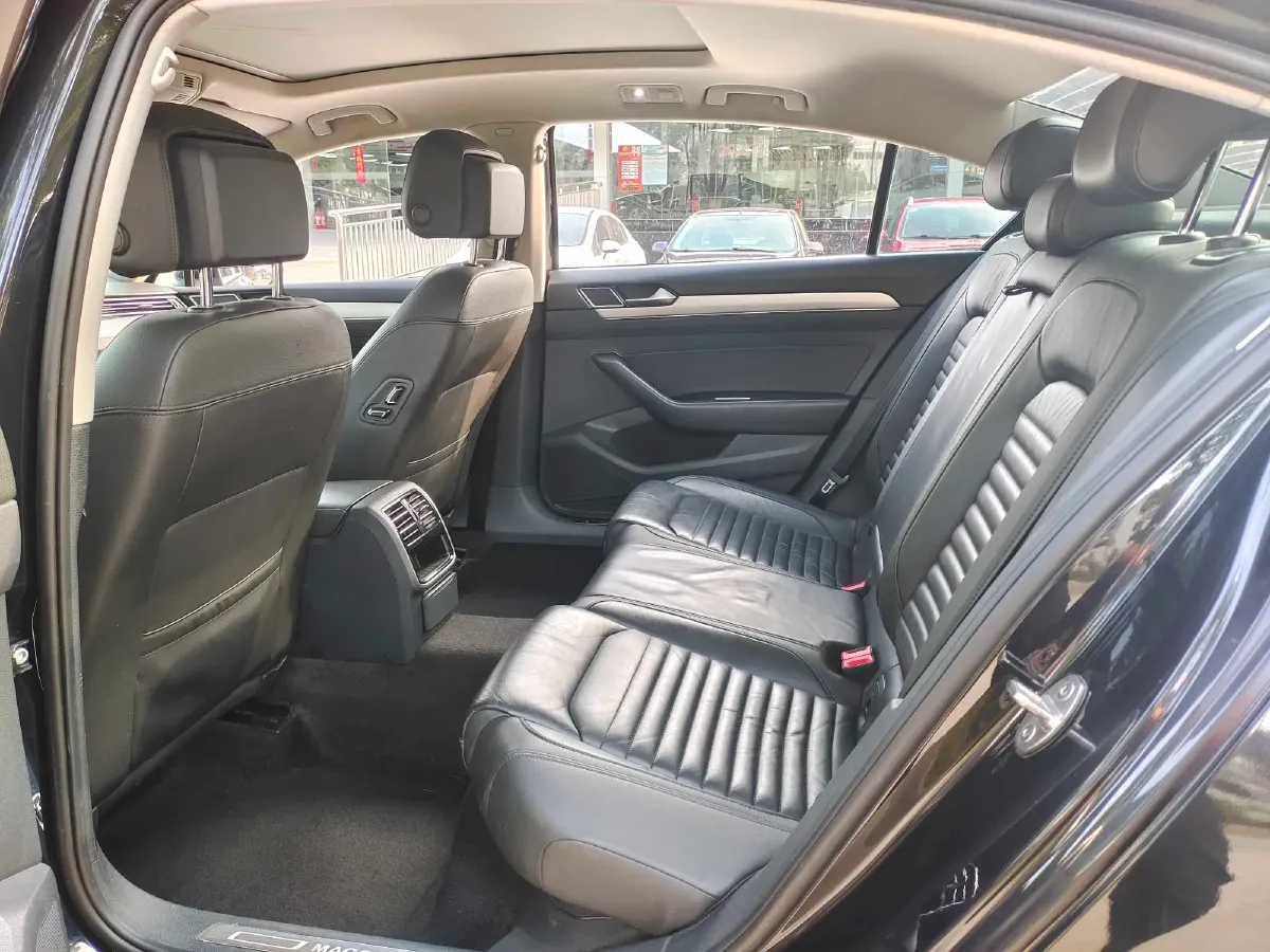 2018 Volkswagen Magotan 1.8T 180HP L4 7DCT,autocango,china used car exporter,china ev exporter,chinese used car exporter,chinese used ev exporter