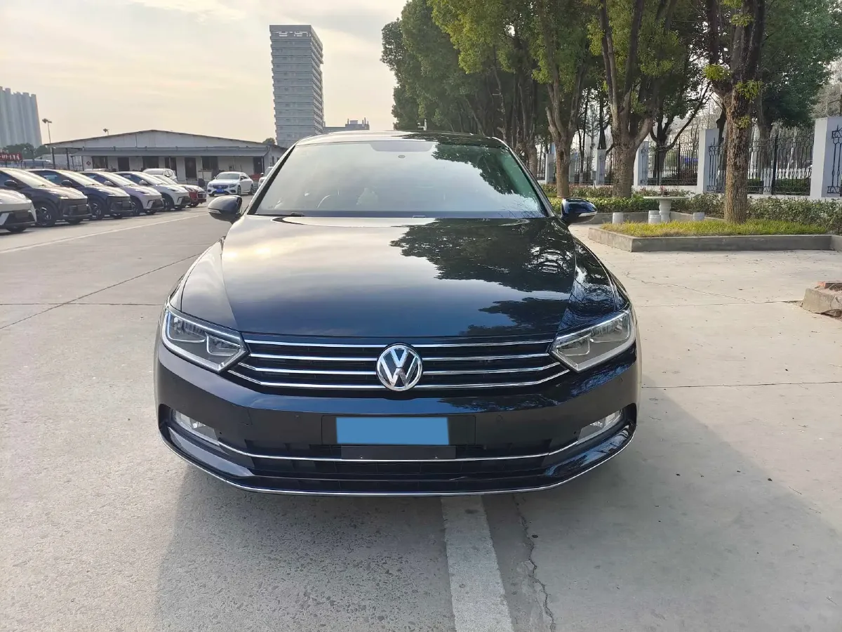 2018 Volkswagen Magotan 1.8T 180HP L4 7DCT,autocango,china used car exporter,china ev exporter,chinese used car exporter,chinese used ev exporter