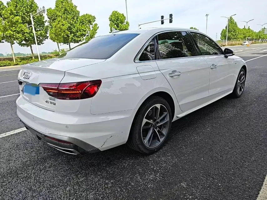 2022 Audi A4L 2.0T 190HP L4 7DCT,autocango,china used car exporter,china ev exporter,chinese used car exporter,chinese used ev exporter