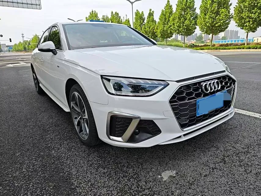 2022 Audi A4L 2.0T 190HP L4 7DCT,autocango,china used car exporter,china ev exporter,chinese used car exporter,chinese used ev exporter