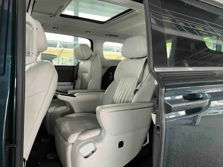 2025 Voyah Dream 1.5T 150HP L4 PHEV 41.7KWH,autocango,china used car exporter,china ev exporter,chinese used car exporter,chinese used ev exporter