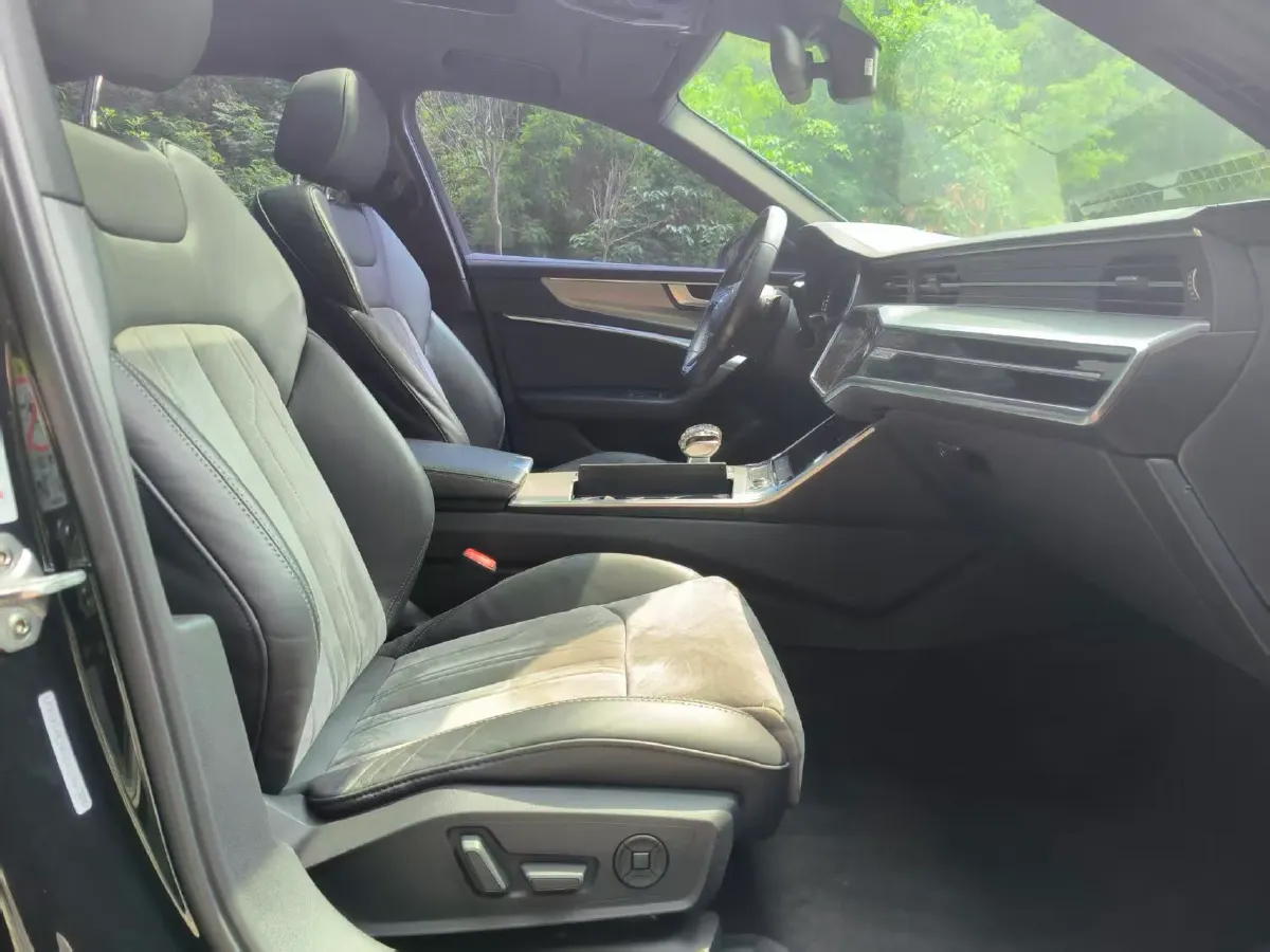 2021 Audi A6L 2.0T 224HP L4 7DCT,autocango,china used car exporter,china ev exporter,chinese used car exporter,chinese used ev exporter