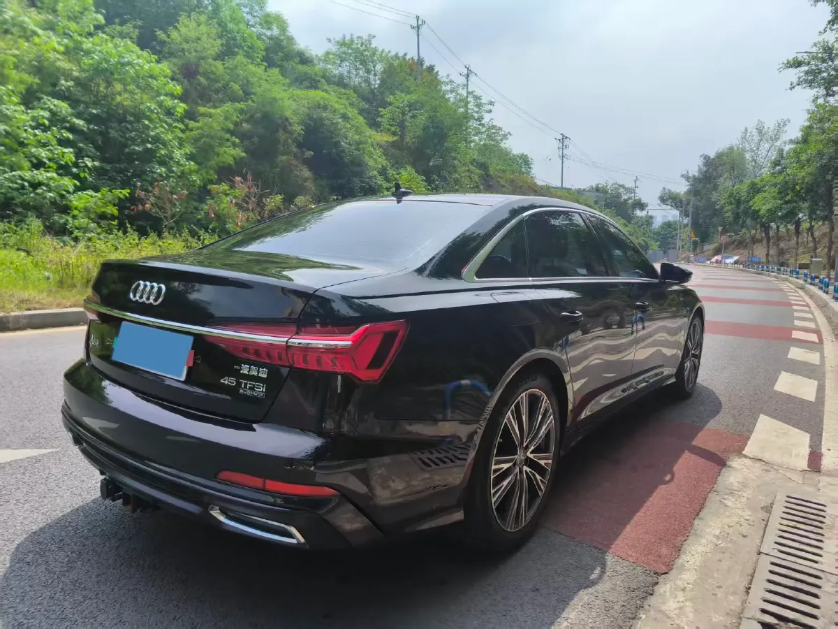 2021 Audi A6L 2.0T 224HP L4 7DCT,autocango,china used car exporter,china ev exporter,chinese used car exporter,chinese used ev exporter