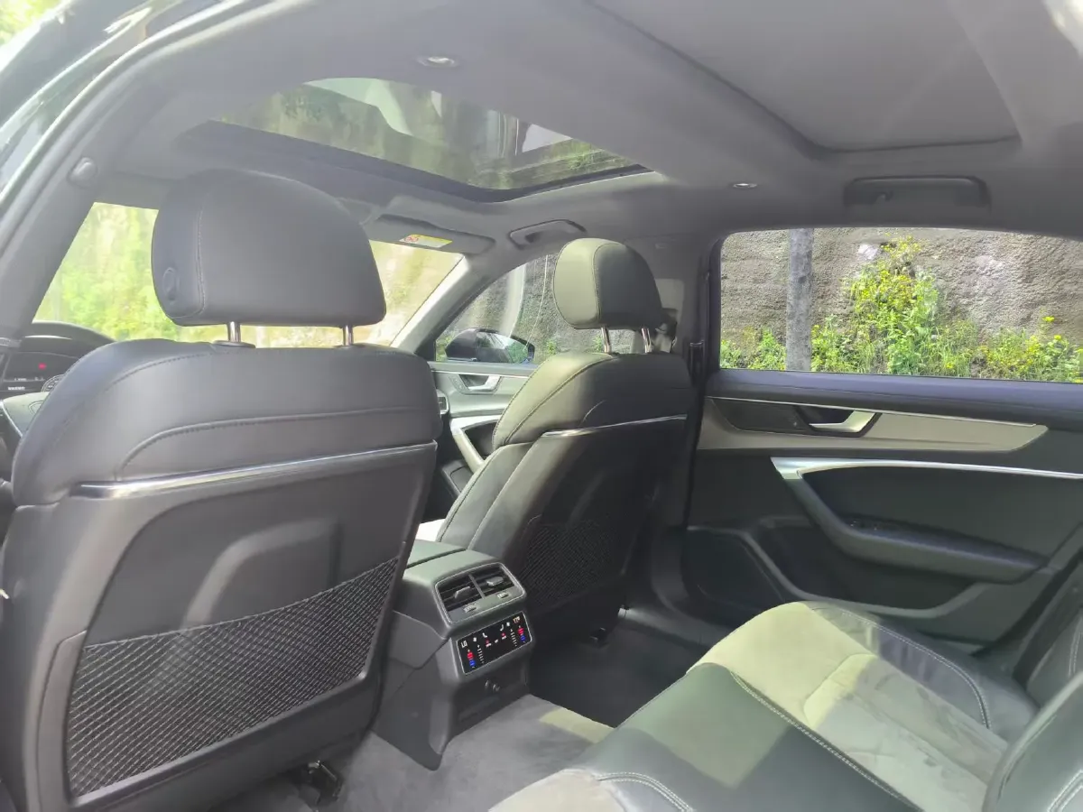 2021 Audi A6L 2.0T 224HP L4 7DCT,autocango,china used car exporter,china ev exporter,chinese used car exporter,chinese used ev exporter