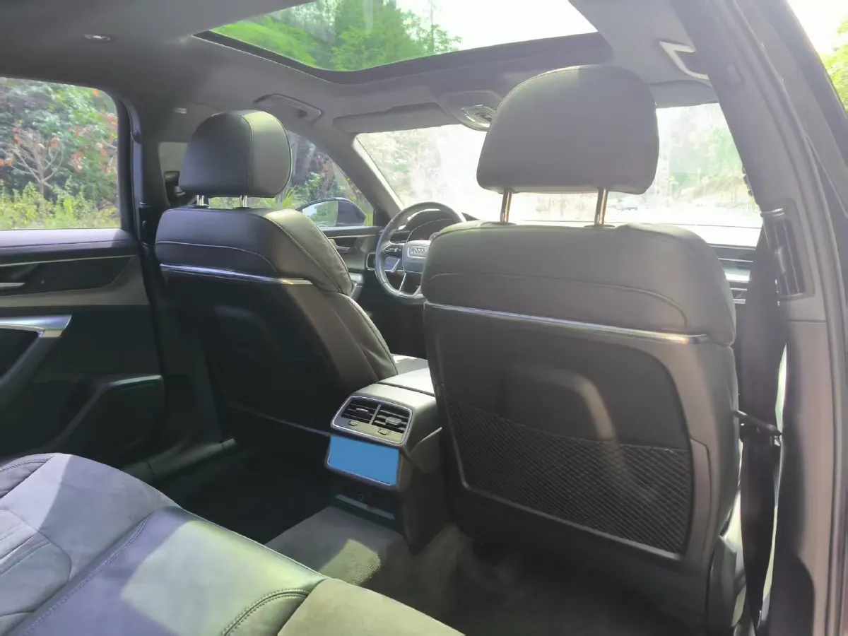 2021 Audi A6L 2.0T 224HP L4 7DCT,autocango,china used car exporter,china ev exporter,chinese used car exporter,chinese used ev exporter