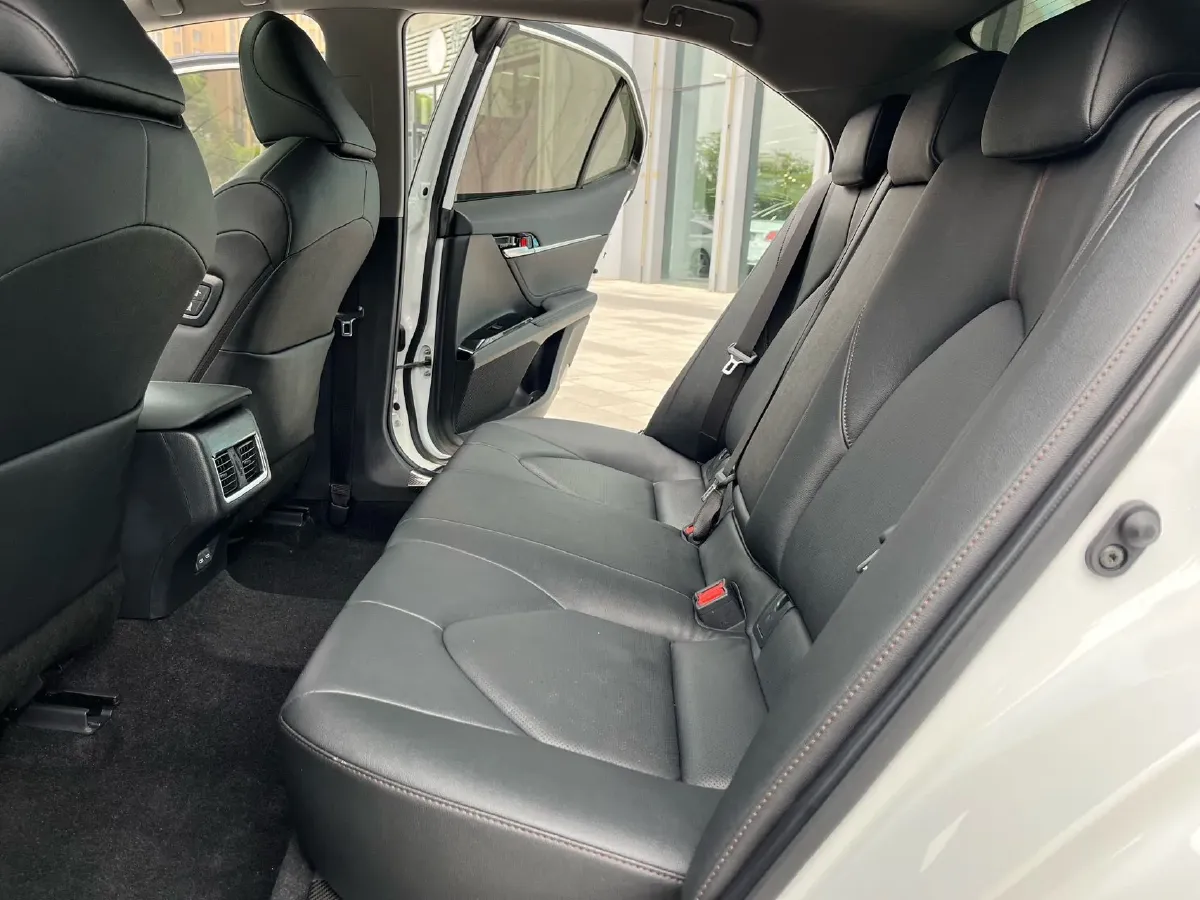 2021 Toyota Camry 2.5L 209HP L4 8AT,autocango,china used car exporter,china ev exporter,chinese used car exporter,chinese used ev exporter