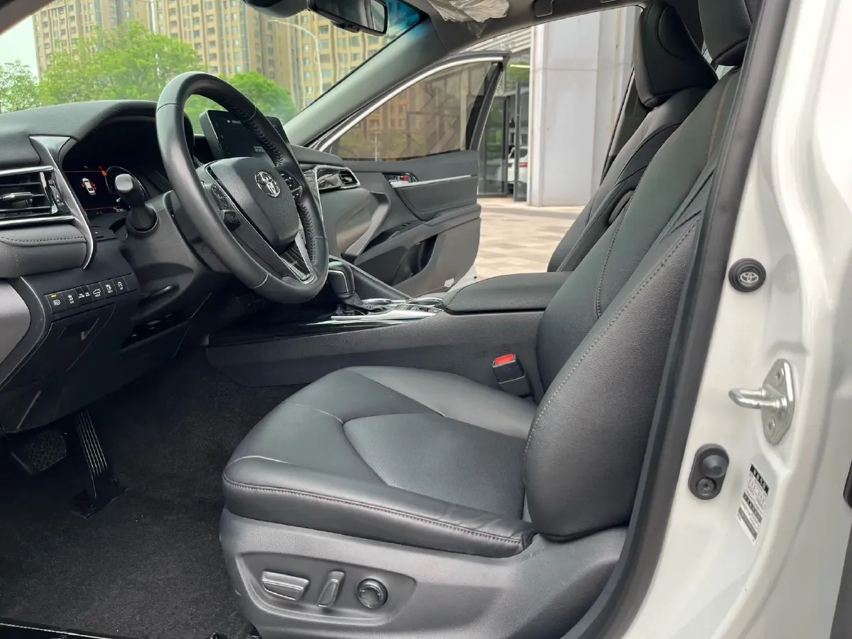 2021 Toyota Camry 2.5L 209HP L4 8AT,autocango,china used car exporter,china ev exporter,chinese used car exporter,chinese used ev exporter