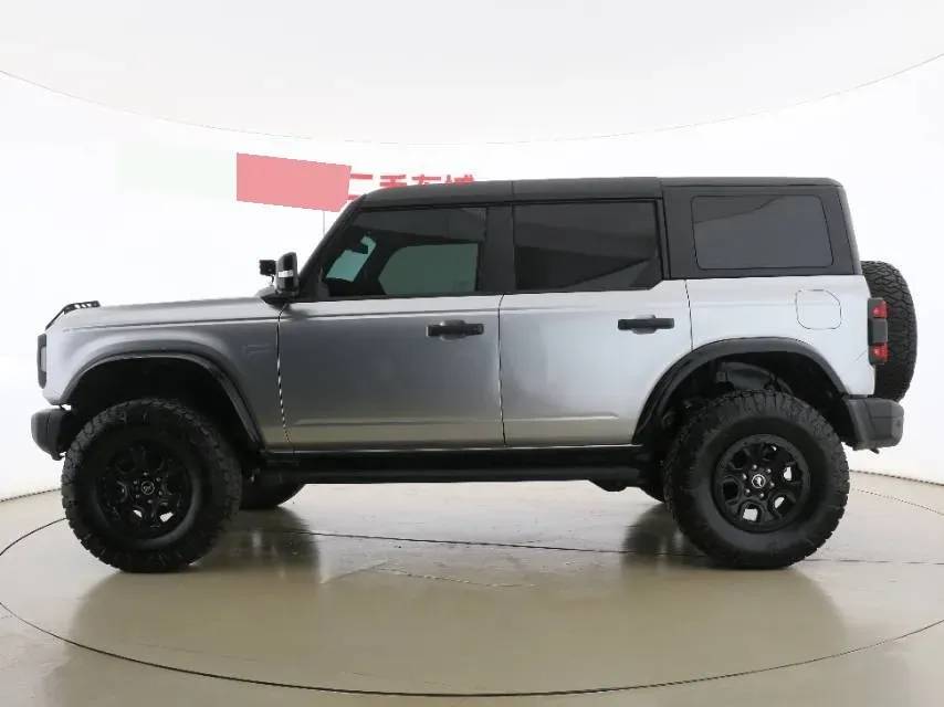 2024 Ford Bronco 2.3T 275HP L4 10AT,autocango,china used car exporter,china ev exporter,chinese used car exporter,chinese used ev exporter