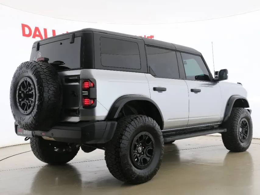 2024 Ford Bronco 2.3T 275HP L4 10AT,autocango,china used car exporter,china ev exporter,chinese used car exporter,chinese used ev exporter