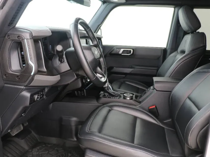 2024 Ford Bronco 2.3T 275HP L4 10AT,autocango,china used car exporter,china ev exporter,chinese used car exporter,chinese used ev exporter