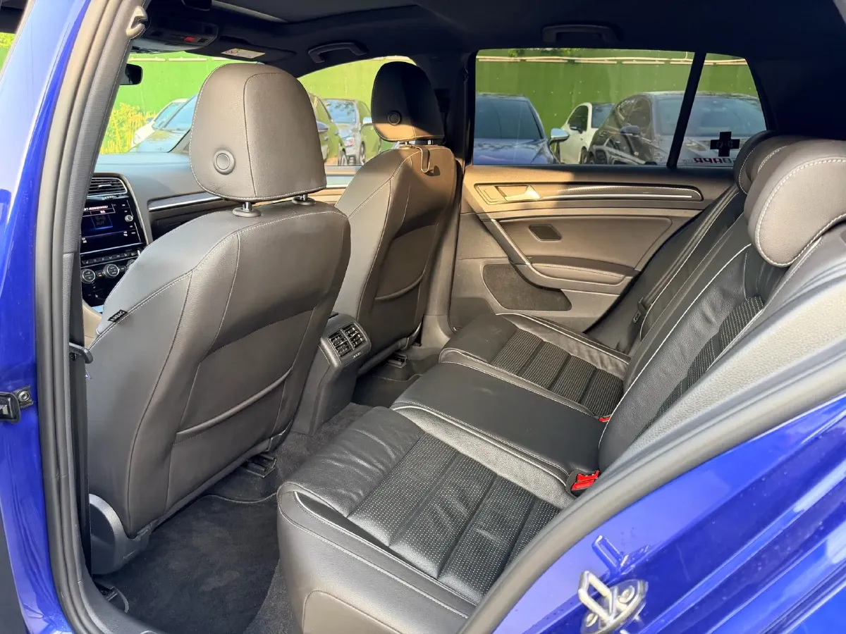 2017 Volkswagen Golf 2.0T 290HP L4 7DCT,autocango,china used car exporter,china ev exporter,chinese used car exporter,chinese used ev exporter