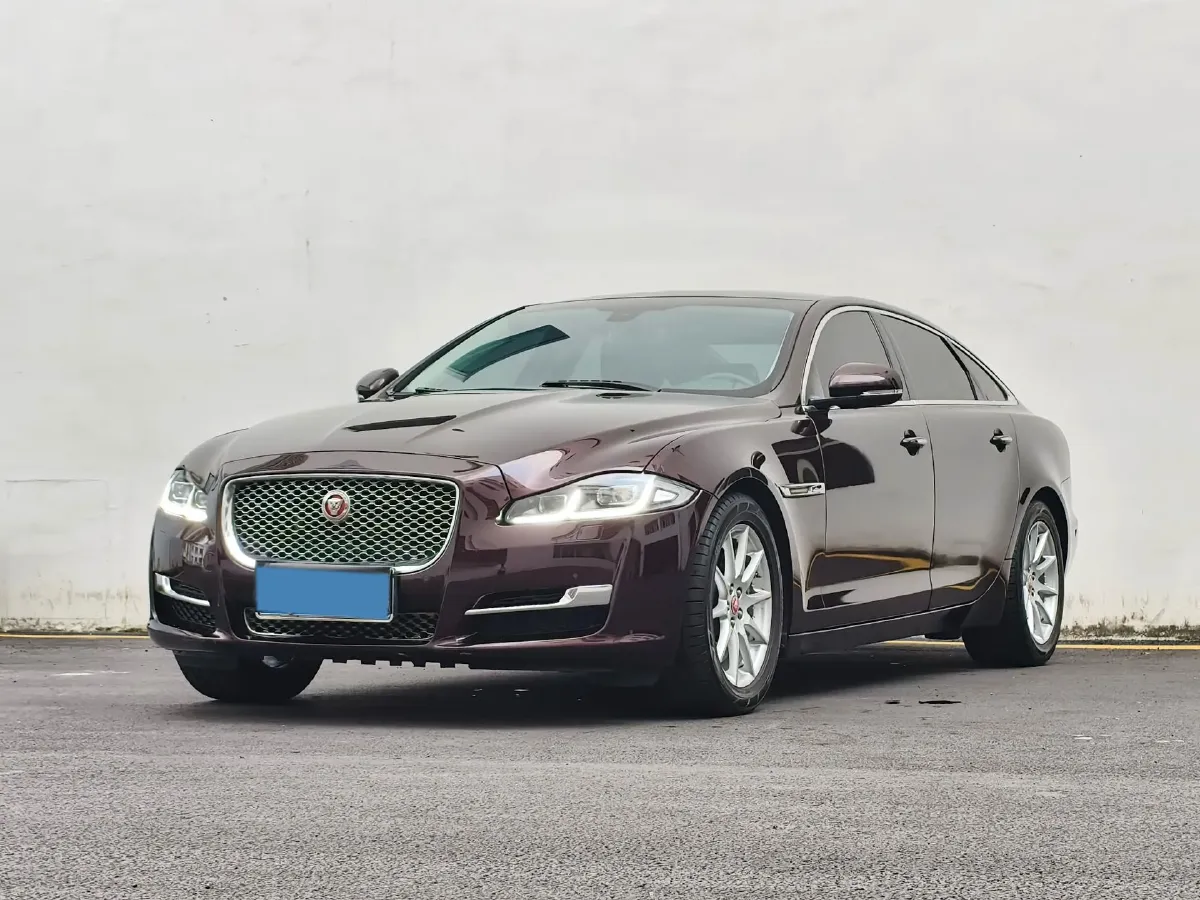 2016 Jaguar XJ 2.0T 240HP L4 8AT,autocango,china used car exporter,china ev exporter,chinese used car exporter,chinese used ev exporter