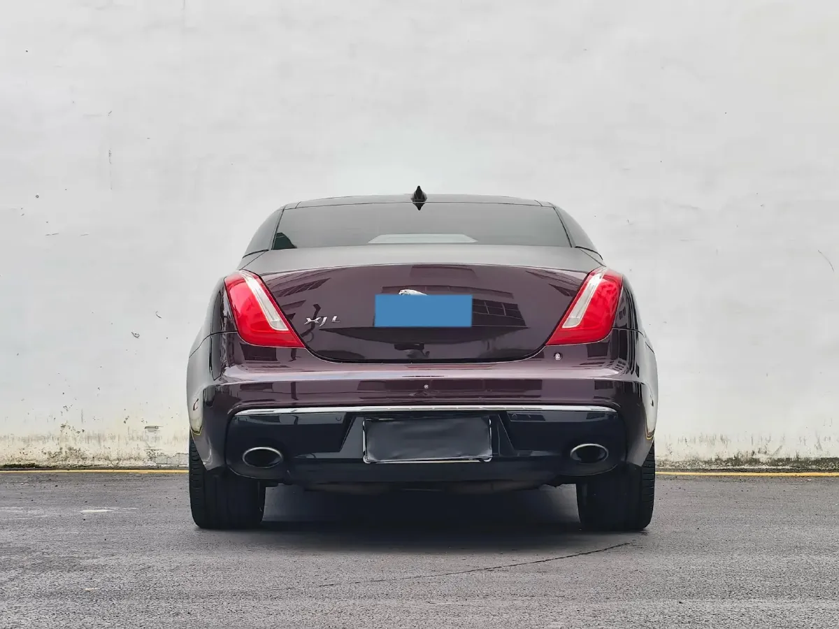 2016 Jaguar XJ 2.0T 240HP L4 8AT,autocango,china used car exporter,china ev exporter,chinese used car exporter,chinese used ev exporter