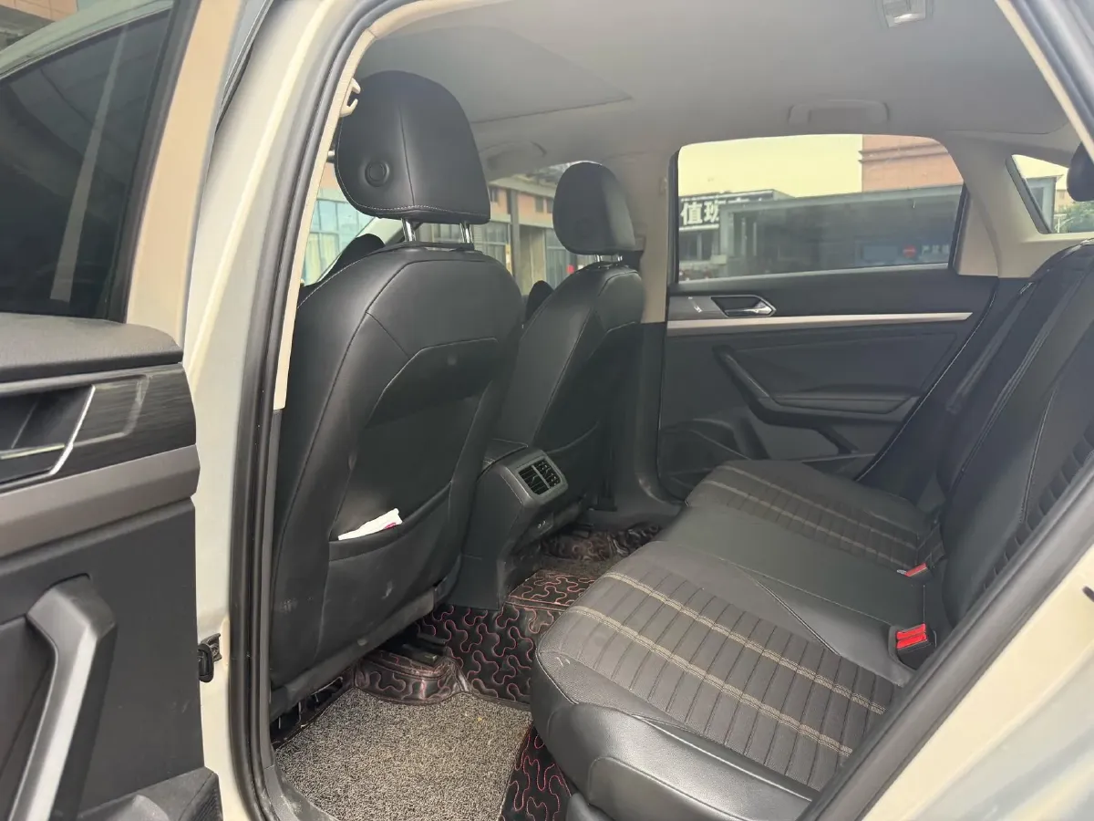 2018 Skoda Karoq 1.4T 150HP L4 7DCT,autocango,china used car exporter,china ev exporter,chinese used car exporter,chinese used ev exporter