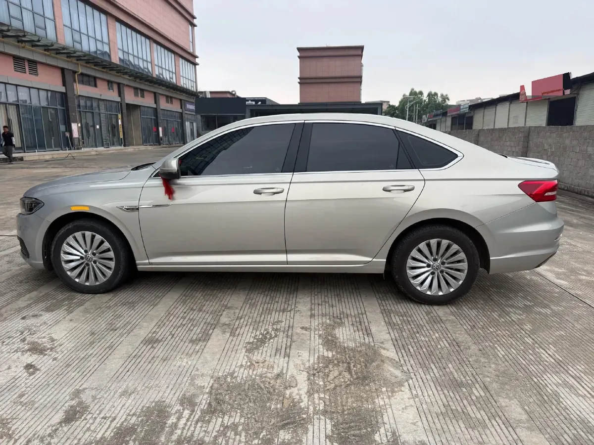 2018 Skoda Karoq 1.4T 150HP L4 7DCT,autocango,china used car exporter,china ev exporter,chinese used car exporter,chinese used ev exporter