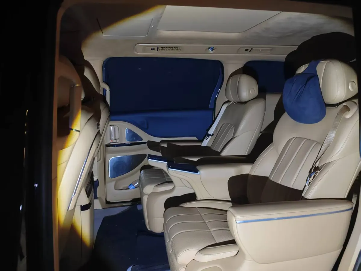 2025 Voyah Dream 1.5T 150HP L4 PHEV 41.7KWH,autocango,china used car exporter,china ev exporter,chinese used car exporter,chinese used ev exporter