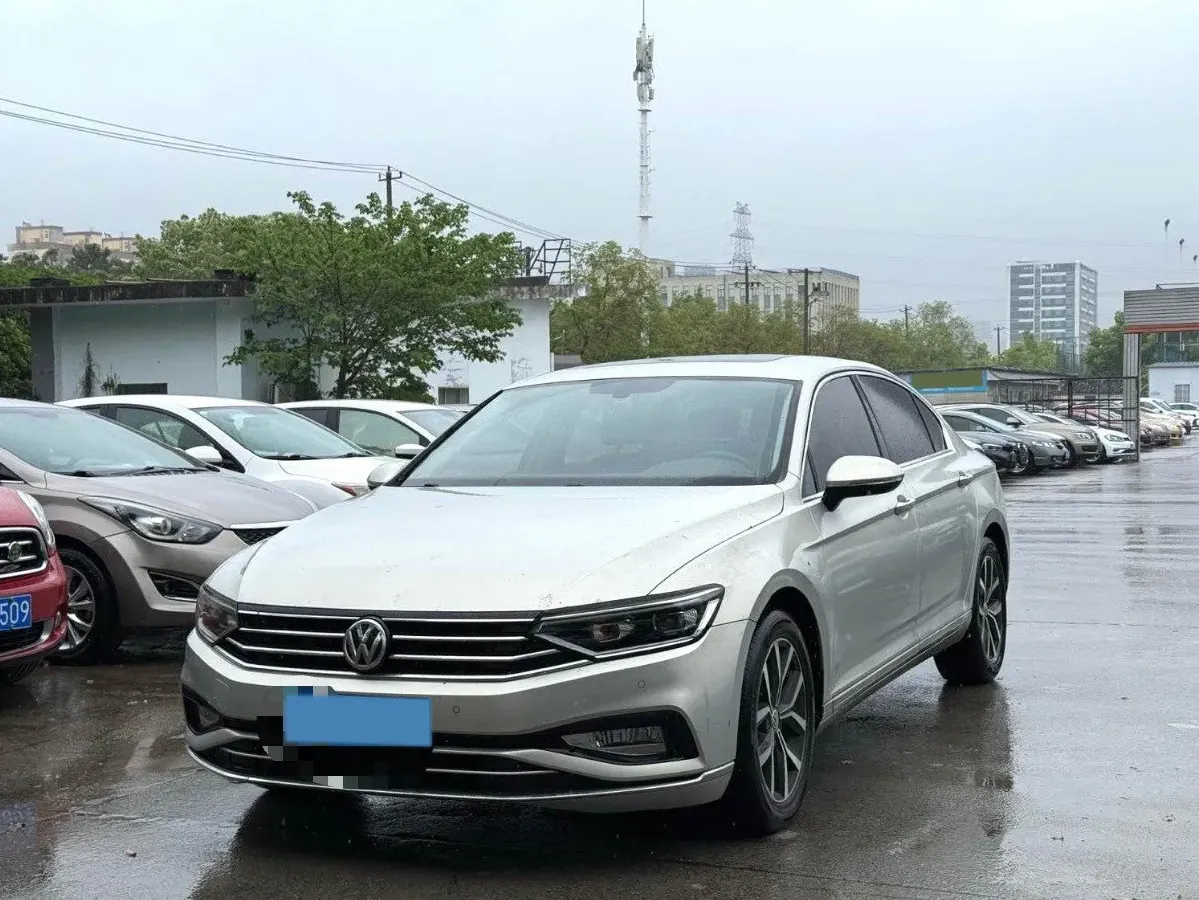 2020 Volkswagen Magotan 2.0T 186HP L4 7DCT,autocango,china used car exporter,china ev exporter,chinese used car exporter,chinese used ev exporter