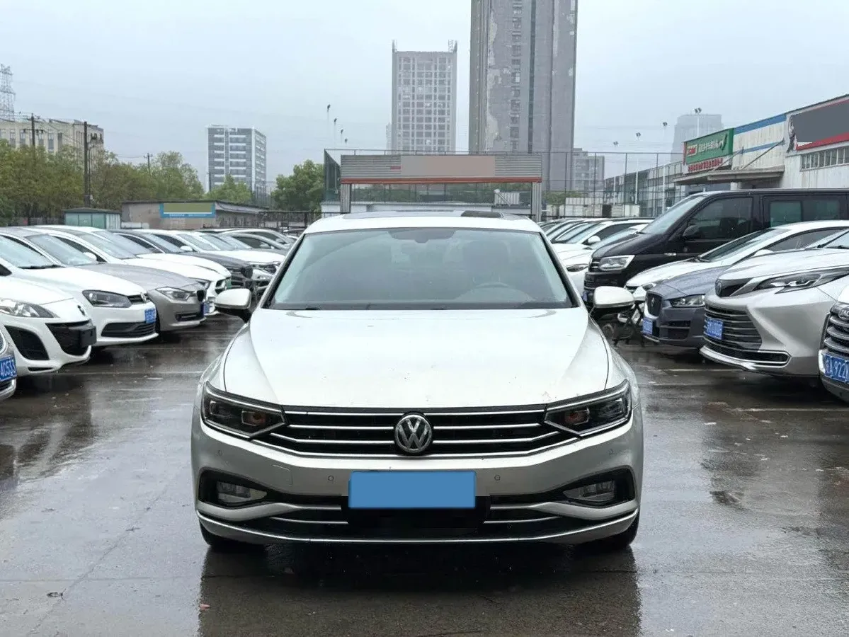 2020 Volkswagen Magotan 2.0T 186HP L4 7DCT,autocango,china used car exporter,china ev exporter,chinese used car exporter,chinese used ev exporter
