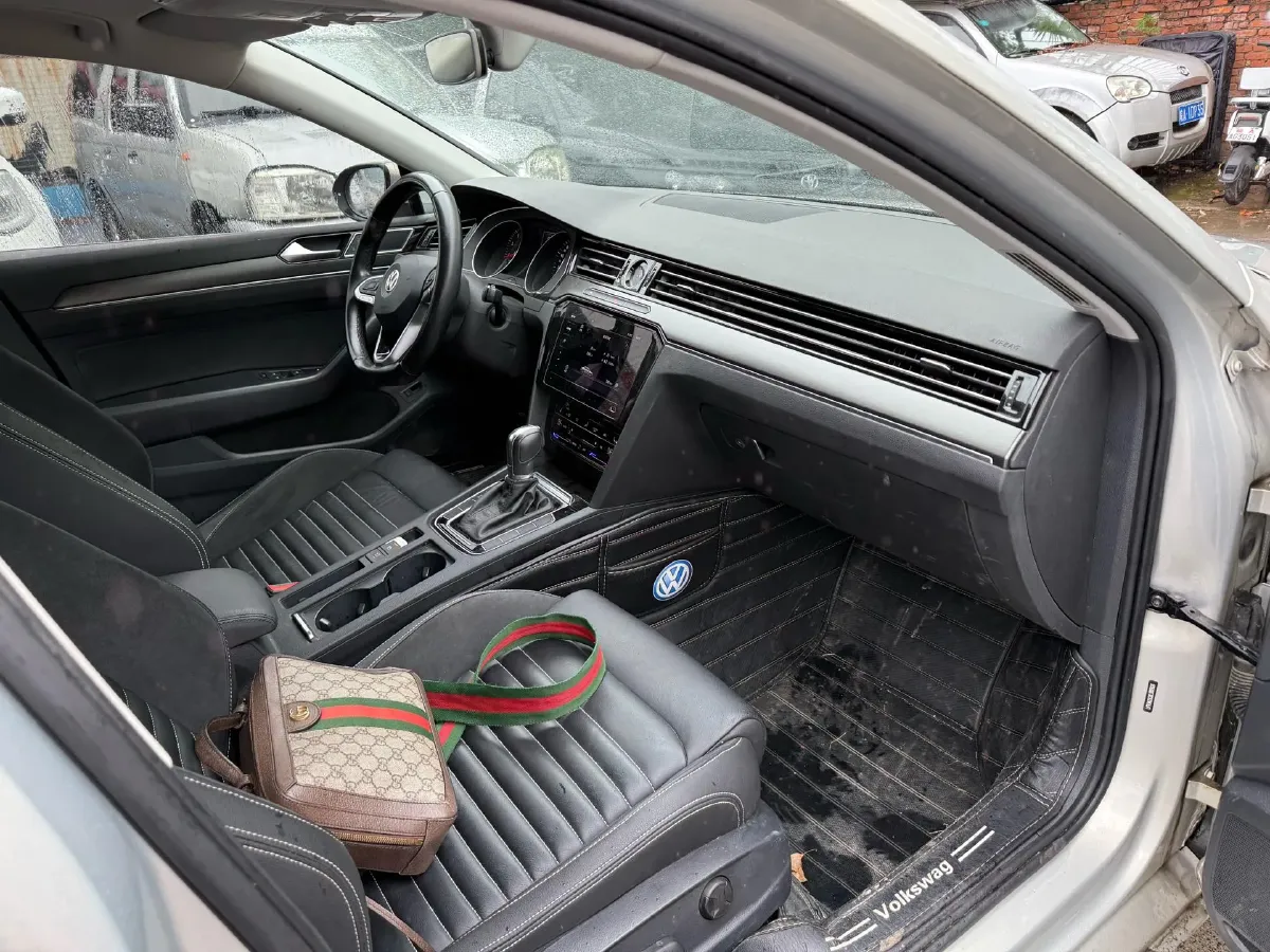 2020 Volkswagen Magotan 2.0T 186HP L4 7DCT,autocango,china used car exporter,china ev exporter,chinese used car exporter,chinese used ev exporter